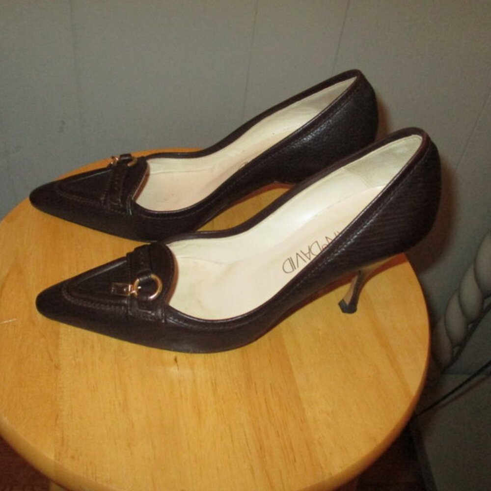 JOAN & DAVID Brown Heels Pumps - Picture 3 of 8